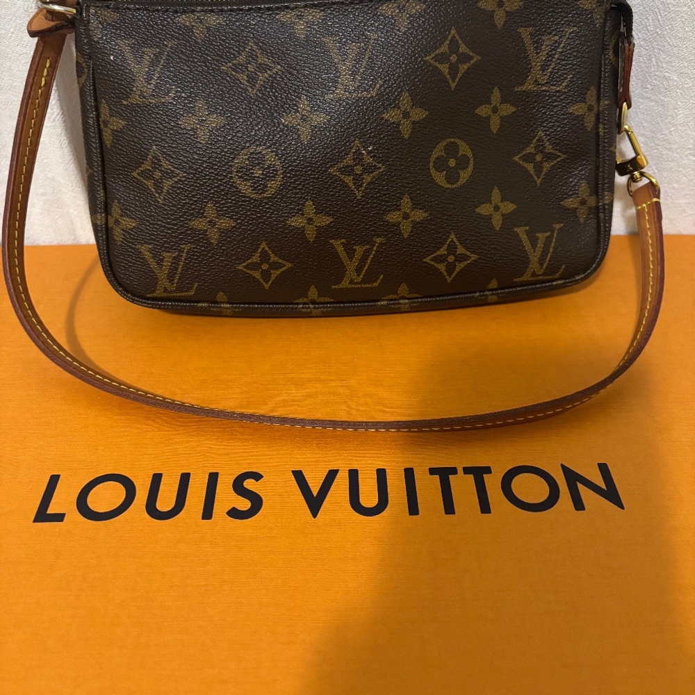 LV WALLET